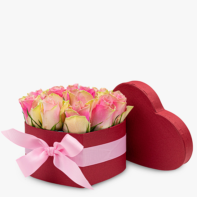 Bild von Haute Florist Pink Heart Hat Box – Roses in a Hat Box – Hat Box Flowers – Luxury Hat Box Flowers – Luxury Flowers – Flower Delivery